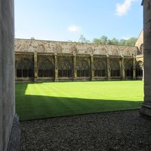 寺院内部は撮影禁止ですが、中庭は撮影できます。