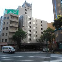 駅前通りからすぐです