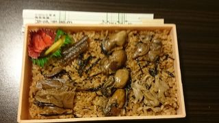 厚岸と言えば牡蠣、かきめし弁当と言えばここです。