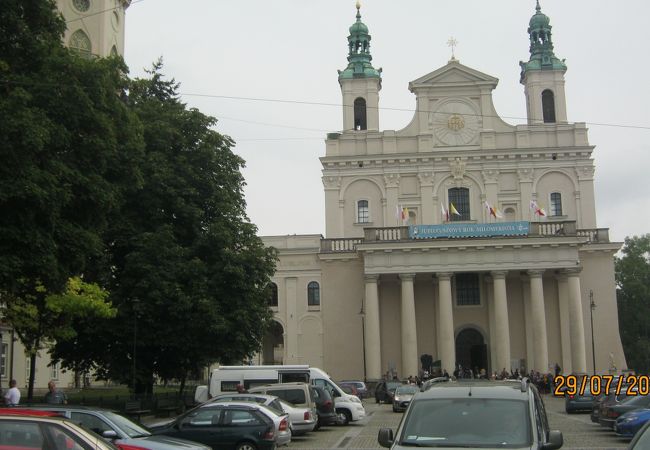 旧市街地の城壁の外です。