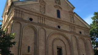 土産物屋と飲食店