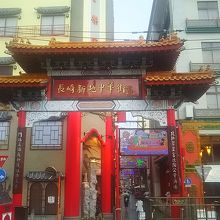 おすすめの撮影スポット、北の門「玄武門」です。