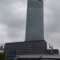 周辺で一番高い建物のホテルです。
