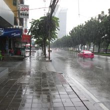 ラチャダーピセーク通り