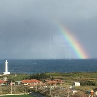 上層階での朝食バイキング　運良く残波岬に虹がかかっていました
