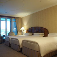 トリプルルーム。エキストラではないしっかりしたベッドが3台。