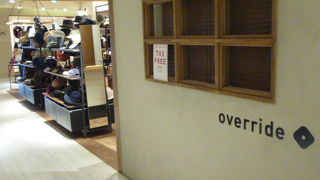 お洒落な帽子が多数。