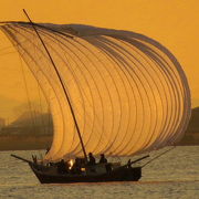 白帆舟と夕陽