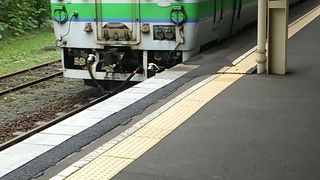 長万部発普通列車函館行きは大沼公園まではガラガラでも新函館北斗～函館間は結構混みます