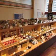２階の工芸品の土産コーナー