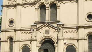 カジミエシュ地区の中にあります。