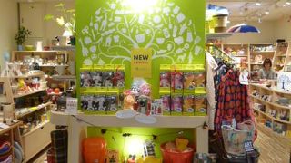 ポップで可愛らしい輸入雑貨のお店。