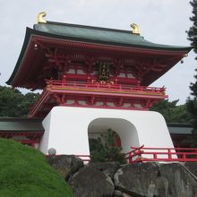 竜宮造りの水天門