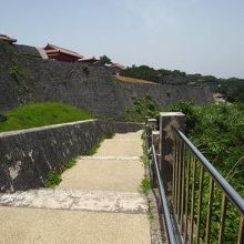 首里城外壁の石畳道