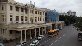 ヤンゴン川沿いにあるヤンゴン市文化遺産のひとつです
