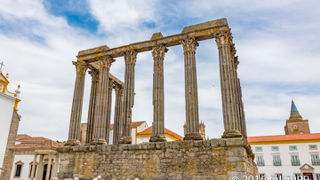 リスボンからバスで日帰りできます