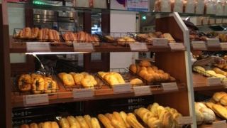 108円均一の　ベーカリー