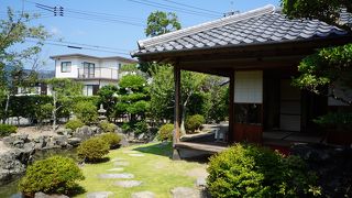 こじんまりとした中にも美しさや穏やかさを感じる邸宅