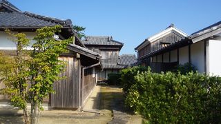 橋本川に面した大きなお屋敷