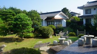 見どころは敷地内に残る旧児玉家屋敷跡の庭