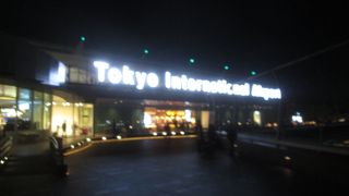 朝早くから夜遅くまで自由に見学できる