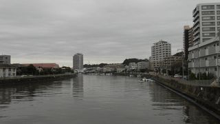 「片瀬橋」が架かっています