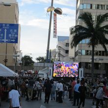 大型デイスプレィも用意されています。