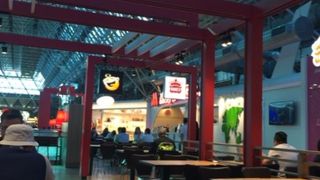 地下より落ち着いている。