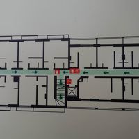 青い雫マークが自分の部屋。右手が海。