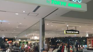 小ぶりな東急ハンズ☆カフェあります