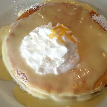 リリコイパンケーキ