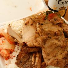 ボリューム満点、コリアンプレート