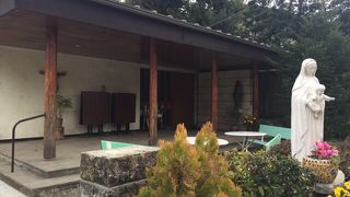 住宅地の中の修道院