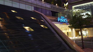 解放感ある造りで、歩いているだけでも楽しい商業施設です。