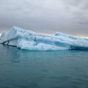 圧巻の氷河湖