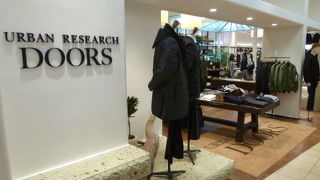 シンプルで着回ししやすいファッション。