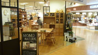 シンプルな家具