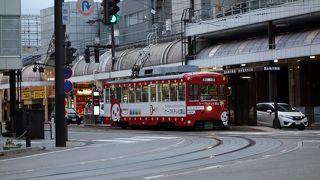 トラムが走っています。