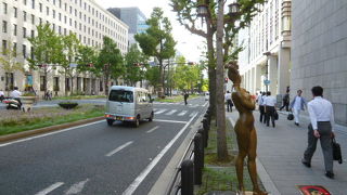 いくつもの彫像が置かれています。