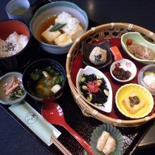 メインを揚げ出しにしました。副菜はどのお膳も同じ