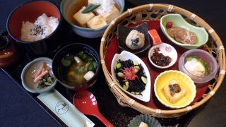 「豆らく」は「ままごと屋」のカジュアル版