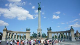 とても大きい広場