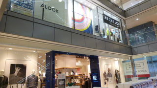 こじんまりとした店舗。