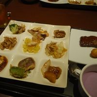 夕食ブッフェの一部