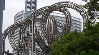 巨大なオブジェ