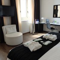 エグゼクティブ・キングルームだと、寝室スペースのほかに…、