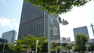 飲食店が充実したオフィスビル