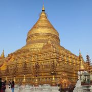 金色の仏塔