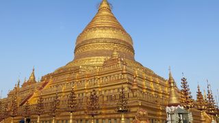 金色の仏塔