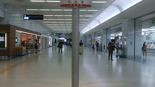 集合場所としては存在感が薄い